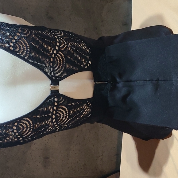 ★ 3 for $20 ★ Dynamite Top - Picture 3 of 6